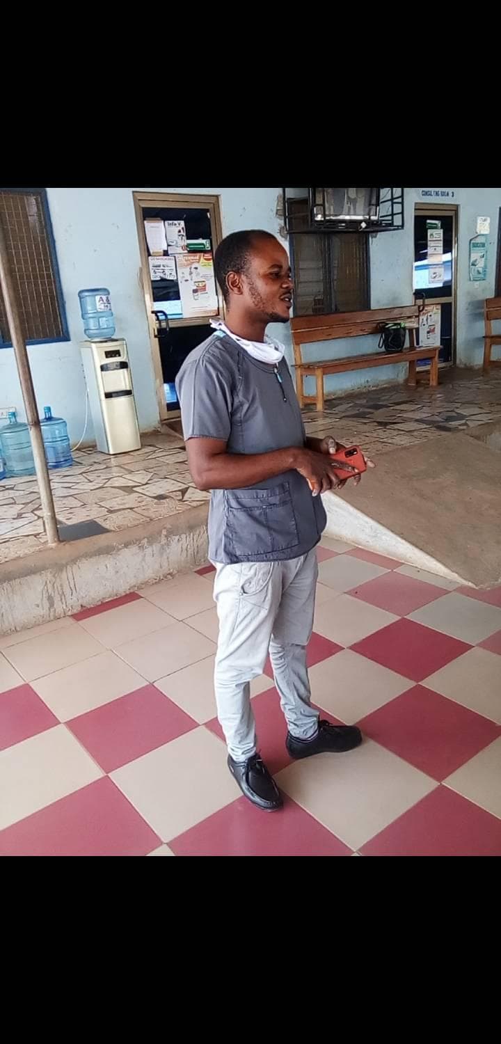 Students discovering science at hospital